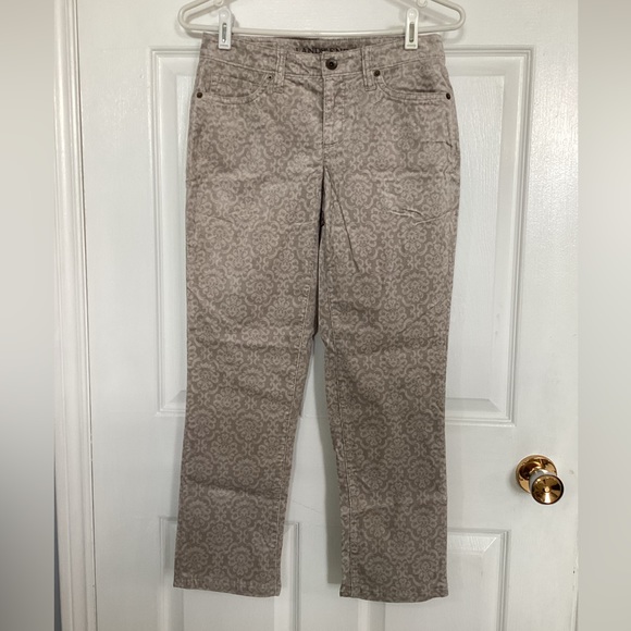 ☀️3/$25☀️ NWOT Mid-rise straight leg velvet pants - Picture 1 of 7